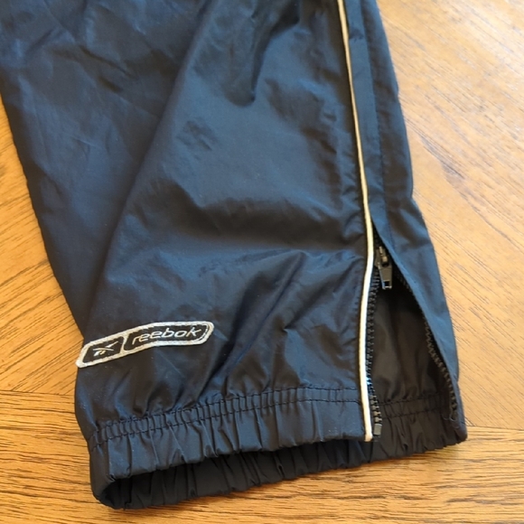 90s/Y2K Reebok Women's Black Swishy Winderbraker Pants with White Pinstripe - Picture 4 of 9